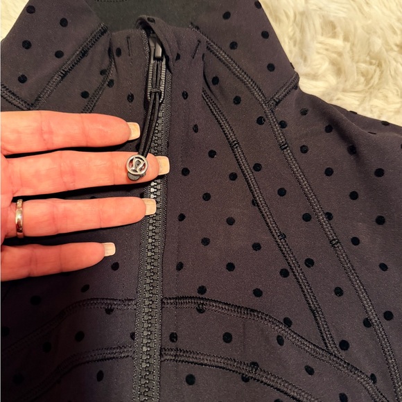 LULULEMON Flocked Define Cropped Jacket with Polka Dots - Picture 8 of 10
